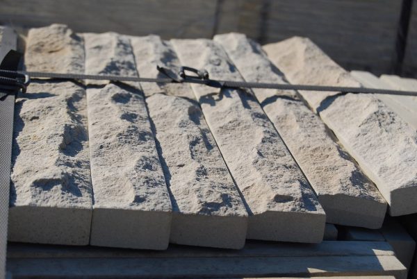 Lesotho Sandstone Riven Chipped Cladding pack
